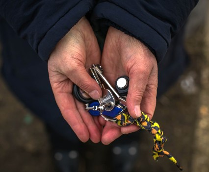 Hands holding keys