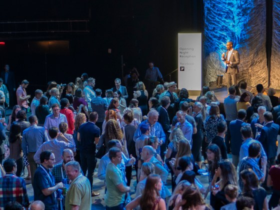 Irving Washington, executive director for the Online News Association, addresses ONA18 conference participants during the opening reception at Austin City Limits Live at the Moody Theater. (Photo: Violet Wang)