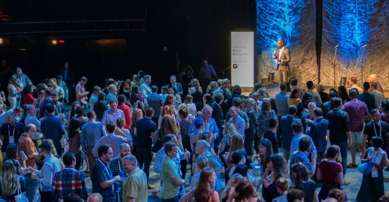 Irving Washington, executive director for the Online News Association, addresses ONA18 conference participants during the opening reception at Austin City Limits Live at the Moody Theater. (Photo: Violet Wang)